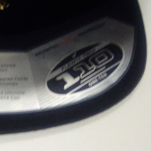 Remy Martin Cap - Picture 3 of 9